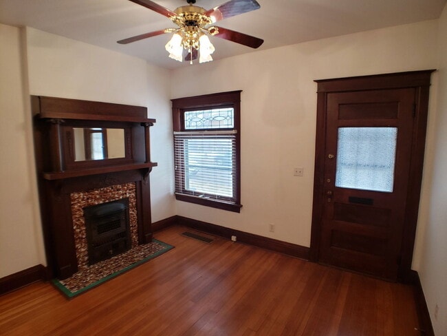 Photo - 123 E Exposition Ave Townhome