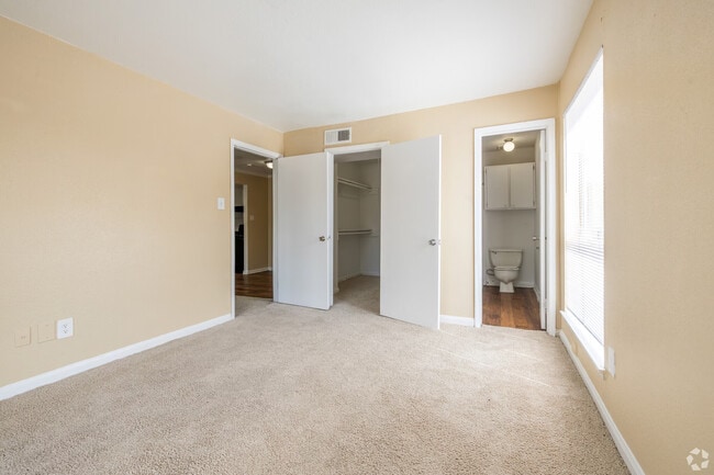 BEDROOM - 614 SQFT. - Venetian Apartamentos Houston