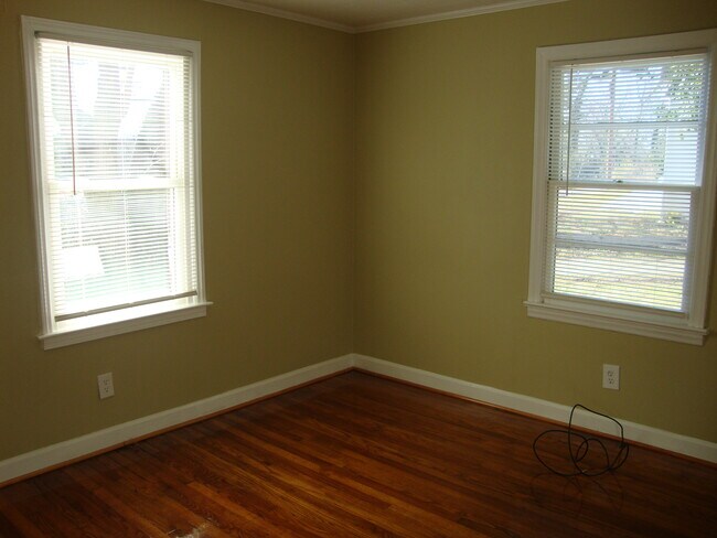 Building Photo - 2112 Haven Cir