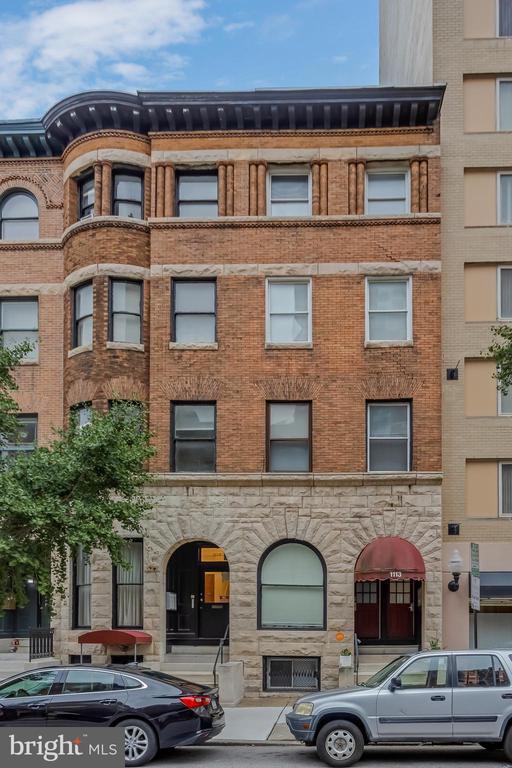 Foto principal - 1113 N Calvert St