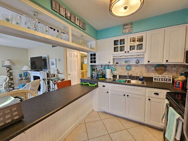 Building Photo - Cocoa Beach Condo