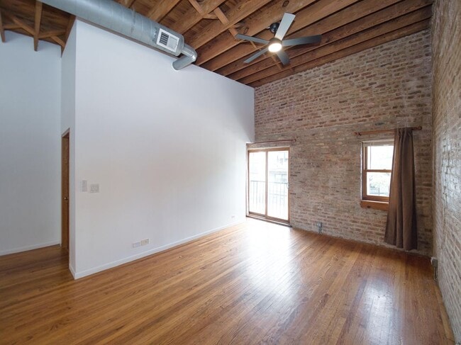 Building Photo - 2849 W Belmont Ave