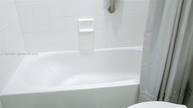 Building Photo - 18100 N Bay Rd