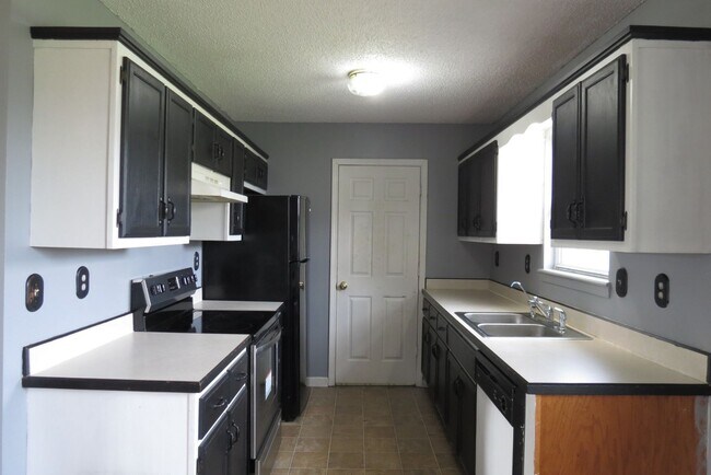 Building Photo - 200 Rusty Drive Oak Grove, KY Coming Soon ...