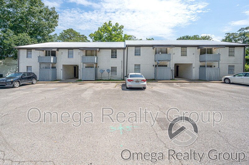 Primary Photo - 425 Oakwood Ave