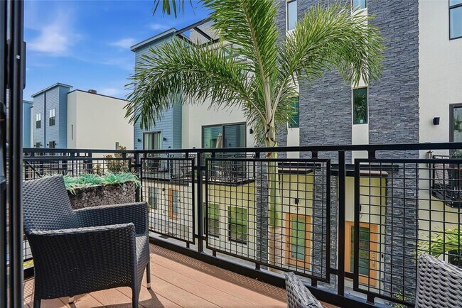 Foto del edificio - 4810 W McElroy Ave