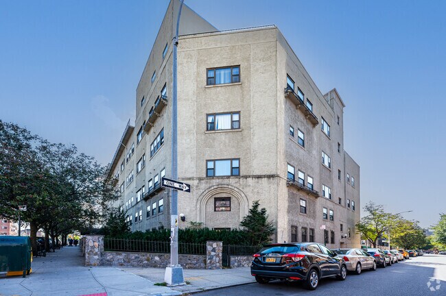 Foto del edificio - 62-10 Woodside Ave