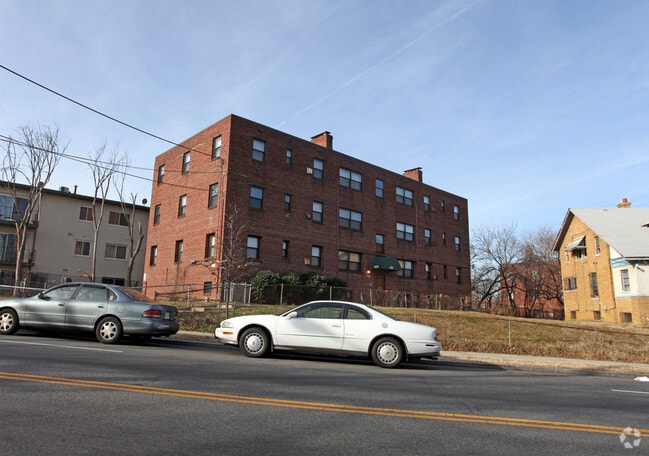 Building Photo - 2474 Alabama Ave SE