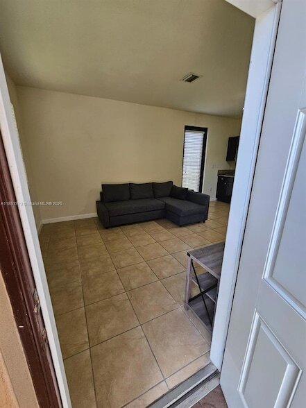 Foto del edificio - 588 SE 35 Ave
