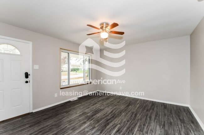 Foto del edificio - 1523 Redman Blvd