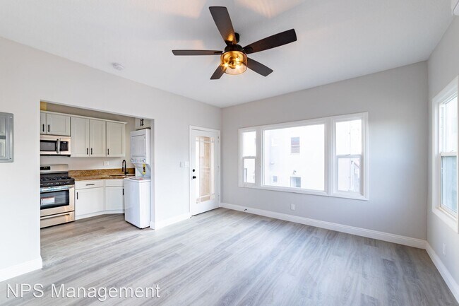 Building Photo - 1 br, 1 bath Apartment - 2209 East 6th St ...