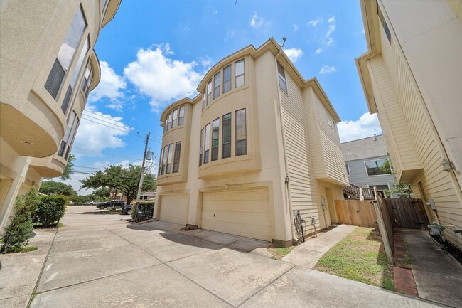 Building Photo - 5319 Nolda St
