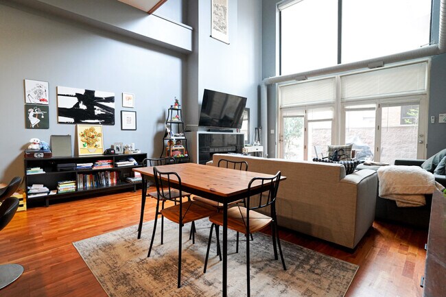 Foto del edificio - 1760 W Wrightwood Ave