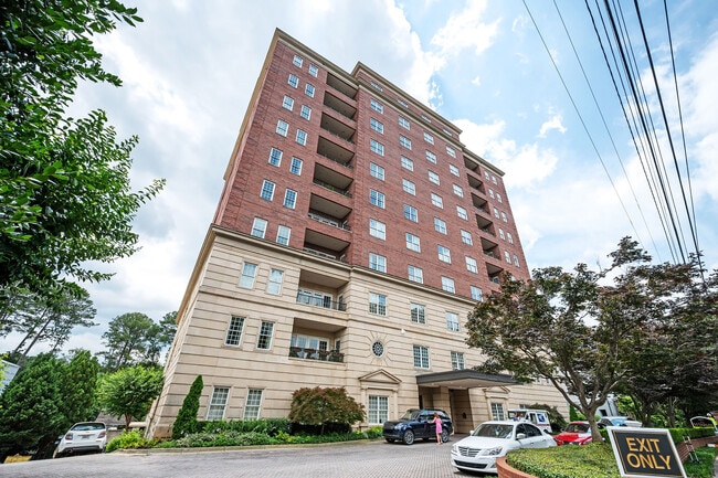 Building Photo - 3657 Peachtree Rd NE