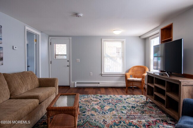 Building Photo - 124 N Cambridge Ave