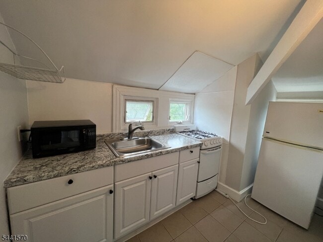 Building Photo - 206 Bellevue Ave