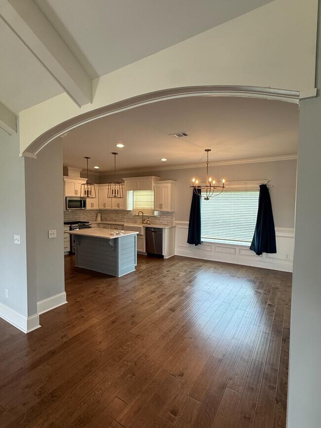 Foto del edificio - 345 Somers Ln
