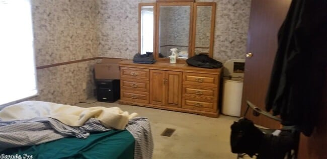 Building Photo - 128 Wildwood Dr