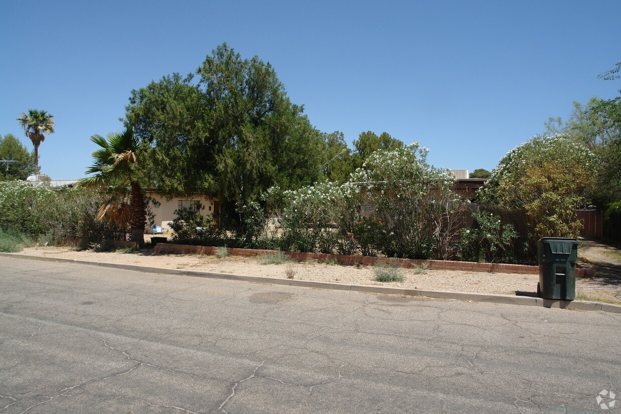 Foto del edificio - 3437-3443 E Camden St