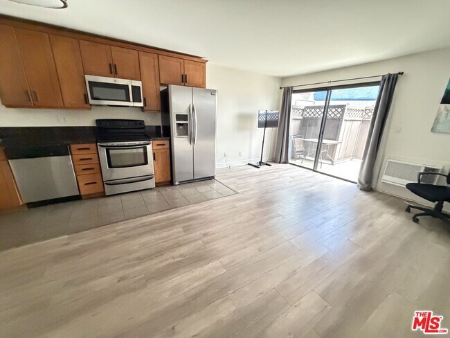 Foto del edificio - 10982 Roebling Ave