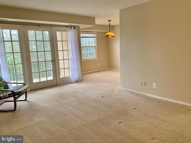 Building Photo - 3945 Lyndhurst Dr
