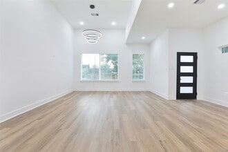 Building Photo - 8109 Bigwood St