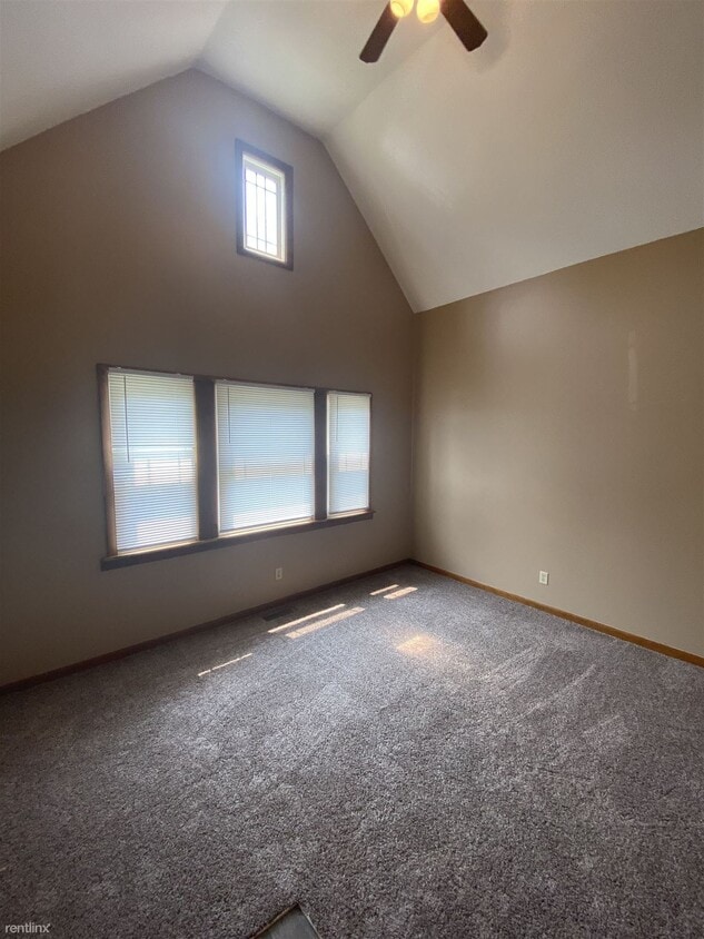 Primary Photo - 2 br, 1 bath House - 613 E South St