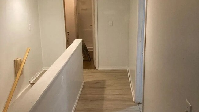 Foto del edificio - 4917 Hillcrest Dr