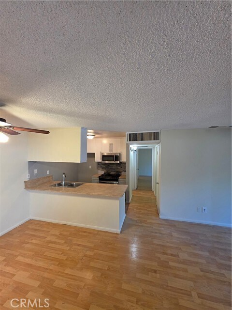 Foto principal - 8601 International Ave