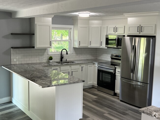 Kitchen - 3295 Trumbull Ave