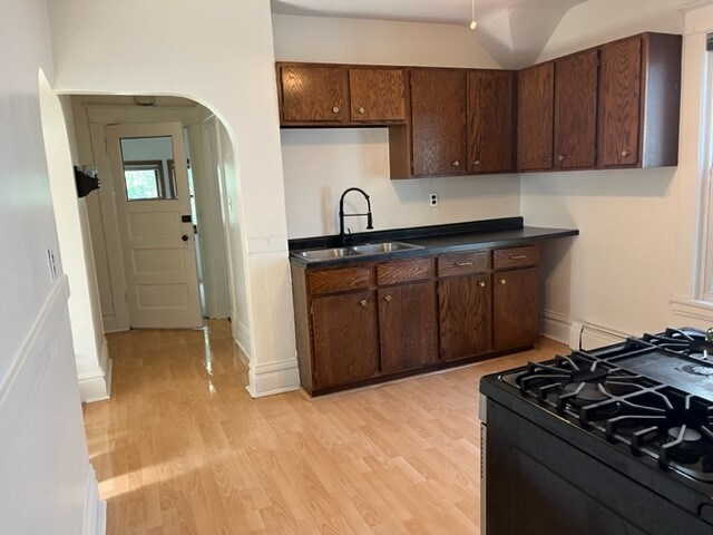 Foto del edificio - 867 Juno Ave