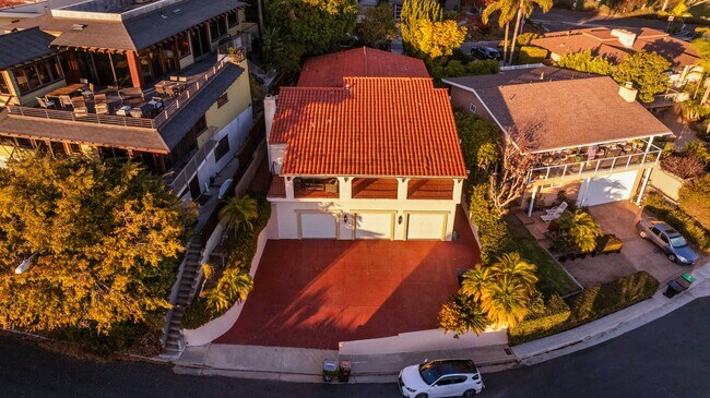 Foto del edificio - 605 Calle del Cerrito