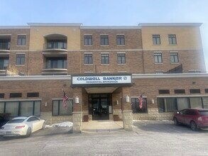 Building Photo - 6400 N Northwest Hwy