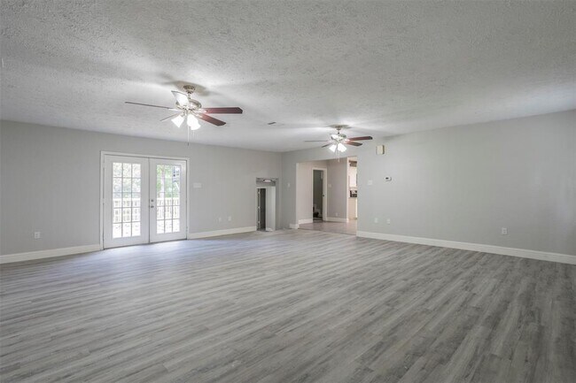 Building Photo - 25494 Deepwood Dr