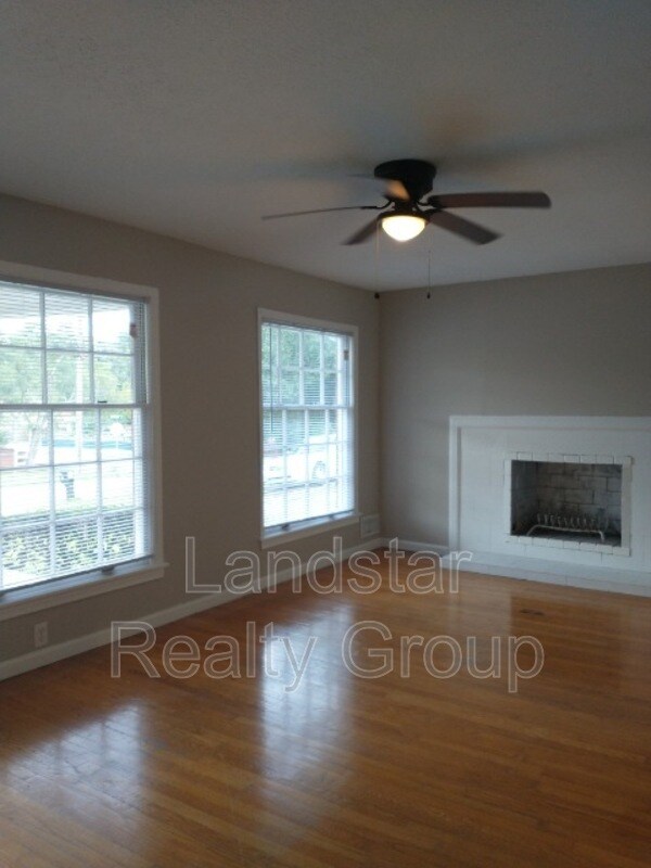 Foto del edificio - 6613 Manslick Rd