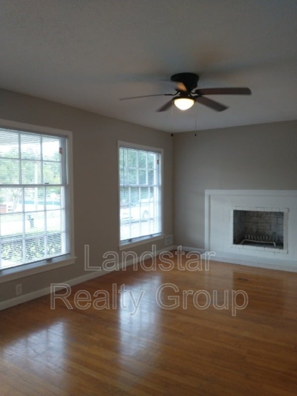 Photo - 6613 Manslick Rd House