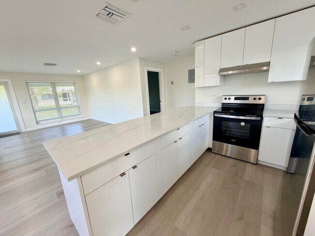 Foto del edificio - 2070 NE 56th St
