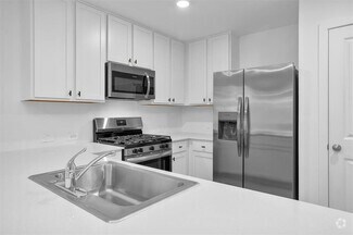 Building Photo - 16472 Blossom Grv Dr