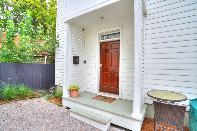 Building Photo - 382 Race St