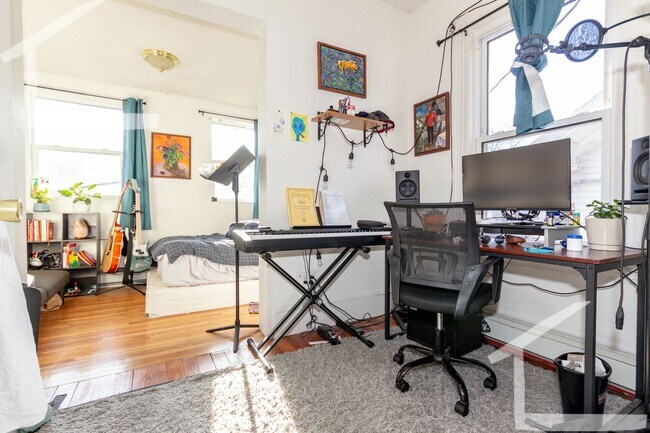 Foto del edificio - 14 Greylock Rd