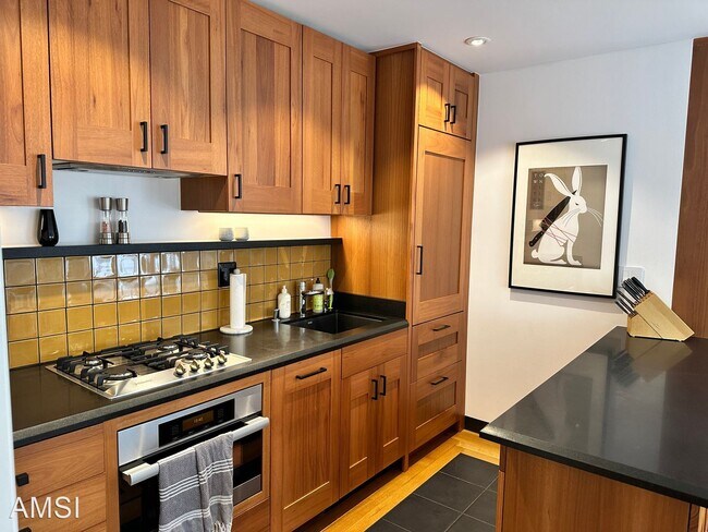 Building Photo - 1 br, 1 bath House - 1725 Jones Street #A