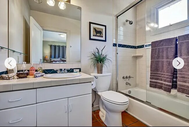 Foto del edificio - 5700 Balmoral Dr