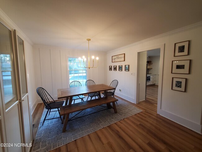 Building Photo - 226 Star Hill Dr