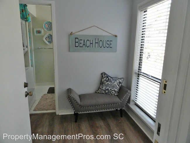Building Photo - 2 br, 3 bath House - 10 Dune House Lane
