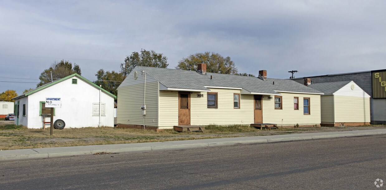 Primary Photo - 403-413 E Belmont St