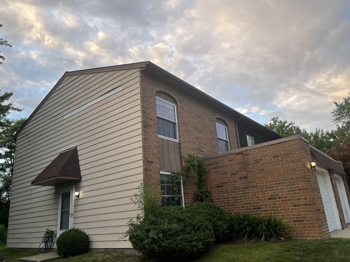 Primary Photo - 13952 Oakbrook Dr