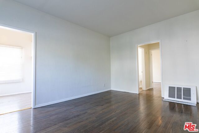 Building Photo - 963 N Doheny Dr