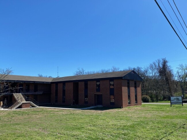 Building Photo - Pine Street Apartments
