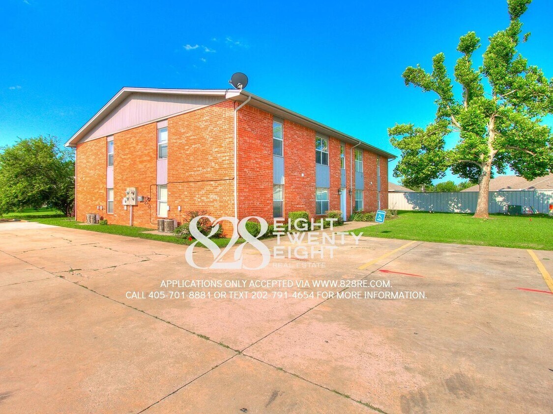 Foto principal - AVAILABLE NOW! 2 bed/1 bath Apartment at W...