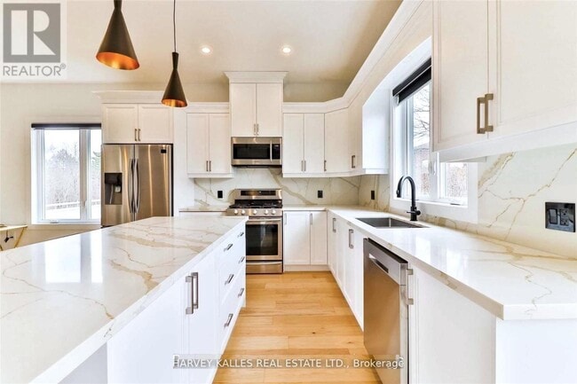 Building Photo - 235 Lambton Ave